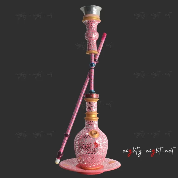 قدو مزخرف باللون الاحمر مع صحن